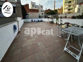 Flat, 80.00 m², near bus and train, almost new, Centre