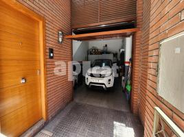  (unifamiliar adossada), 166.00 m², 附近的公共汽車和火車, Calle Joan Maragall