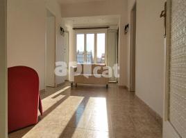 Piso, 104.00 m², cerca de bus y tren