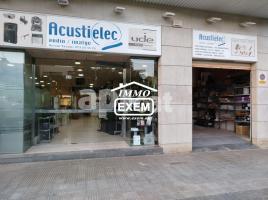 Botiga, 220.00 m², seminou