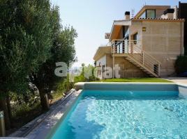 Houses (villa / tower), 326.00 m², almost new, Paseo dels Ametllers