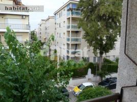 Flat, 82.00 m², near bus and train