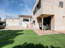 Houses (detached house), 215.00 m², near bus and train, La Llacuna