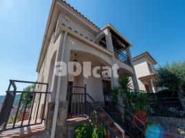 Houses (detached house), 305.00 m², near bus and train, Dosrius