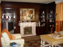 Flat, 191.00 m², near bus and train