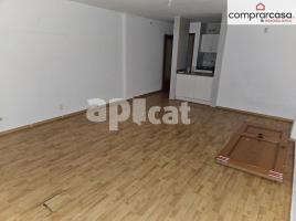 Pis, 105.00 m², près de bus et de train, Escoles