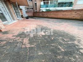 Local comercial, 110.00 m², cerca de bus y tren, Avenida Colrts Catalanes