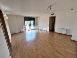 Pis, 89.00 m², seminou