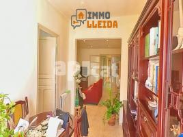 Casa (unifamiliar adossada), 310.00 m², prop de bus i tren, Calle del Paral·lel, 10