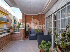 Casa (unifamiliar aislada), 470.00 m², cerca de bus y tren