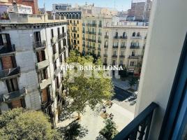 Apartament, 204.00 m², prop bus i metro, Calle de la Diputació