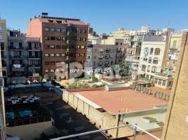 Apartament, 204.00 m², 附近的公共汽車和火車, Calle de la Diputació