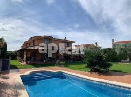 Casa (chalet / torre), 289.00 m², Calle Varsòvia