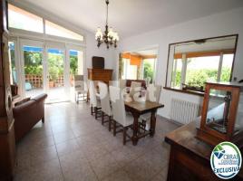 Houses (villa / tower), 265.00 m², Calle Requesens, 134