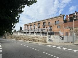 Casa (unifamiliar adossada), 240.00 m², prop de bus i tren, Avenida de Vallfogona