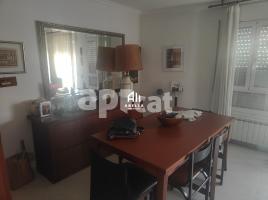  (unifamiliar adossada), 271.00 m², fast neu