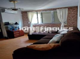 Flat, 76.00 m², near bus and train