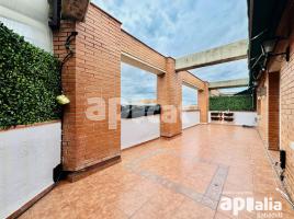 Piso, 83.00 m², cerca de bus y tren