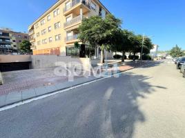 Parking, 30.00 m², almost new