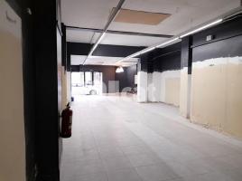 Lloguer local comercial, 224.00 m², prop de bus i tren