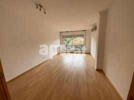 Piso, 110.00 m², cerca de bus y tren