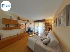 Flat, 107.00 m², near bus and train