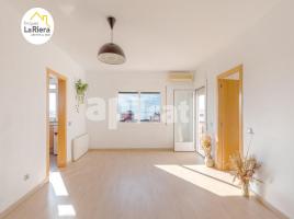 Flat, 110.00 m², near bus and train, Centre