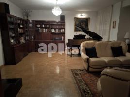 Pis, 198.00 m², prop de bus i tren