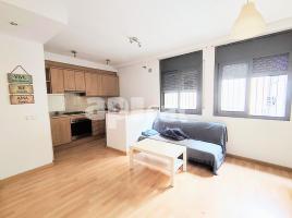 Piso, 60.00 m², cerca de bus y tren, seminuevo, Calle Fanaler