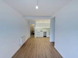 Pis, 57.00 m², fast neu