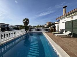 Detached house, 561.00 m²