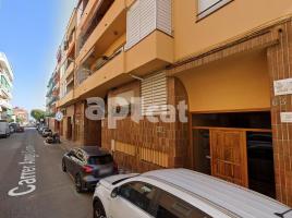 Pis, 137.00 m², حافلة قرب والقطار, Calle Angel Guimerà, 63