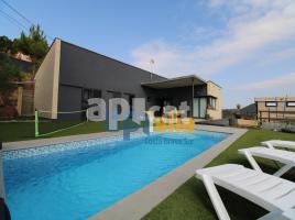 Casa (unifamiliar aislada), 160.00 m², cerca de bus y tren, seminuevo, Serra Brava