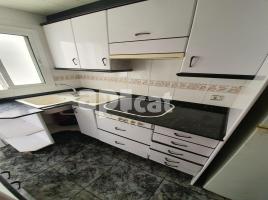 Flat, 61.00 m², near bus and train