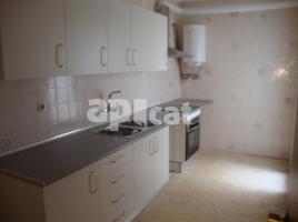 Flat, 85.00 m², near bus and train