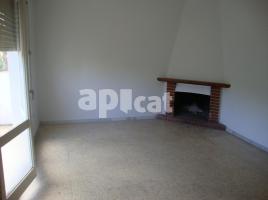 Flat, 85.00 m², near bus and train