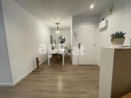 Piso, 85.00 m², cerca de bus y tren