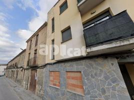 Flat, 52.00 m², near bus and train, almost new