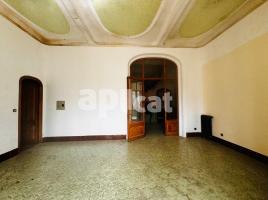 Casa (unifamiliar aïllada), 1115.00 m², prop de bus i tren, Centre