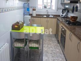 Flat, 110.00 m², near bus and train