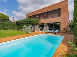 Casa (unifamiliar aislada), 510.00 m², cerca de bus y tren, seminuevo