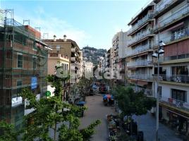 Apartament, 122.00 m², près de bus et de train, nouveau