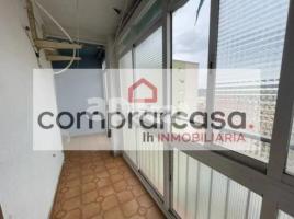 Piso, 92.00 m², cerca de bus y tren