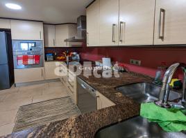 Apartamento, 68.18 m², cerca de bus y tren, seminuevo