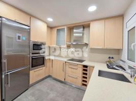 Piso, 91.00 m², cerca de bus y tren