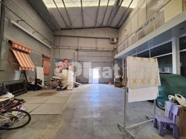 Nau industrial, 688.00 m², L'Arboç