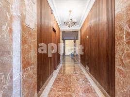 Flat, 82.00 m², close to bus and metro