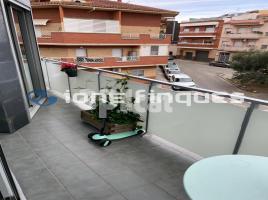 Piso, 84.00 m², cerca de bus y tren