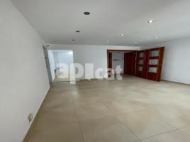 Pis, 76.00 m², حافلة قرب والقطار