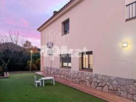 Houses (terraced house), 239 m², almost new, Zona